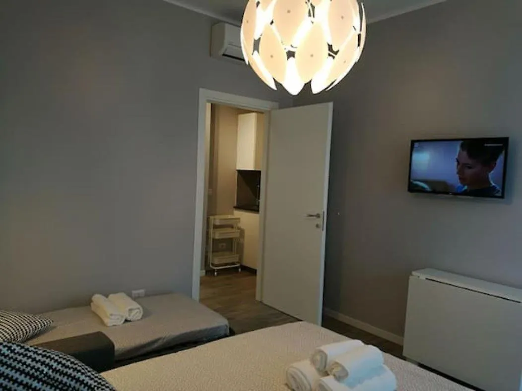 Apartment Appartamento Con Grande Terrazzo In Via Lomellina - Lome 527 Milan Italy