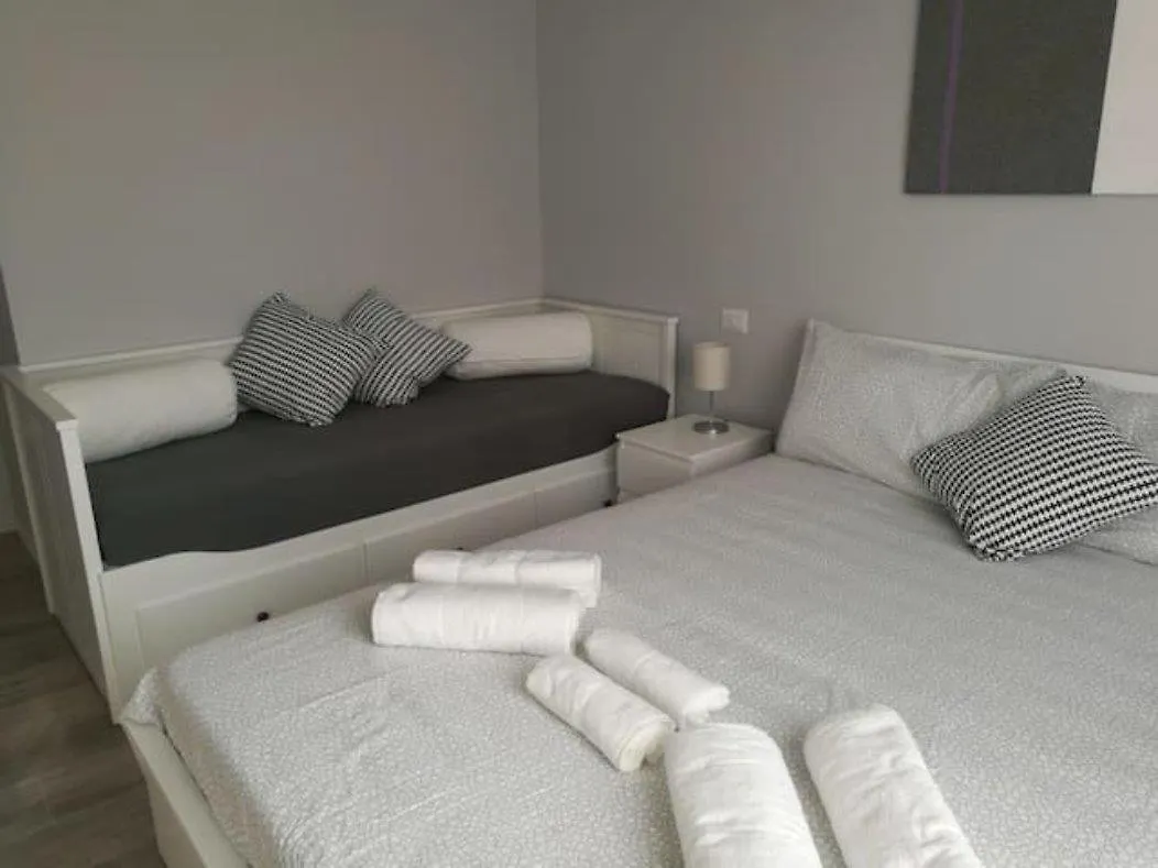 Appartamento Con Grande Terrazzo In Via Lomellina - Lome 527 Milan Apartment