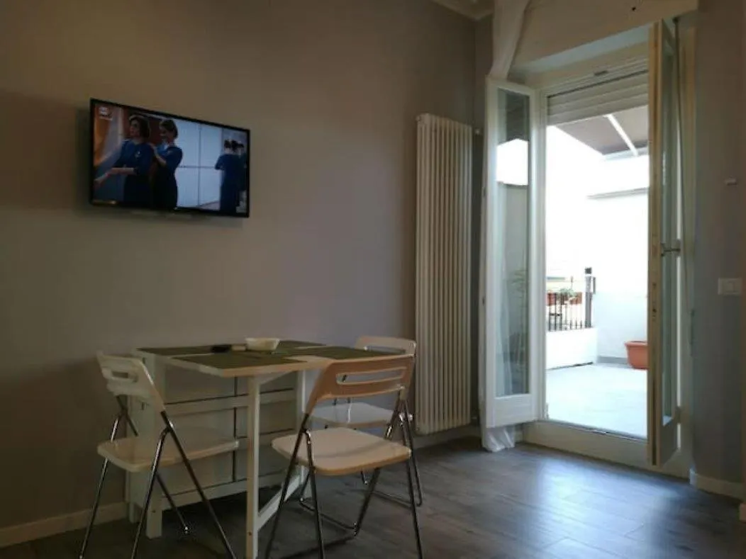 Apartment Appartamento Con Grande Terrazzo In Via Lomellina - Lome 527 Milan